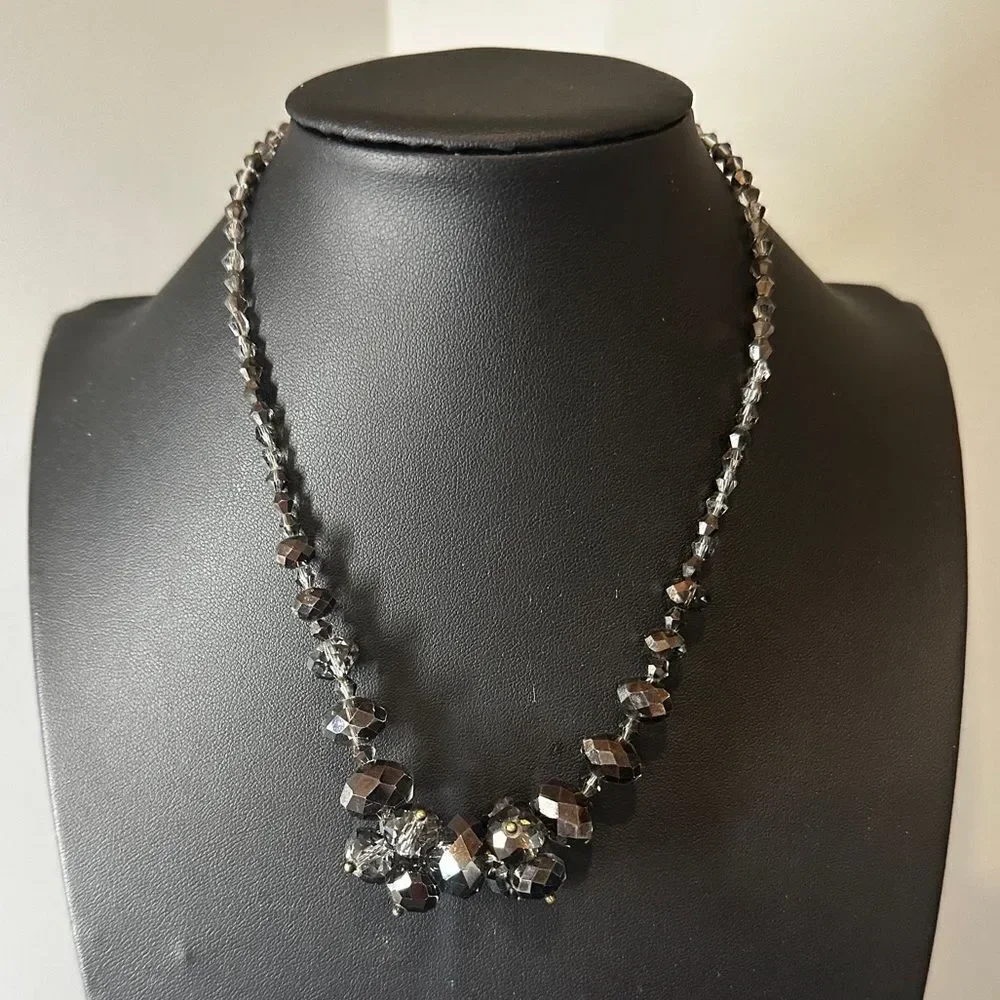 Stunning faceted black/dark‎ gray crystal beaded necklace!